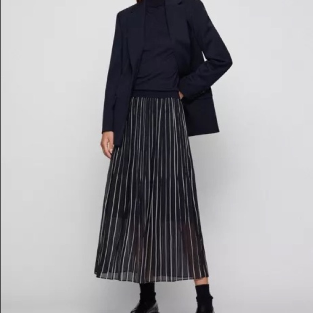 Hugo Boss Pleated Skirt Size 10